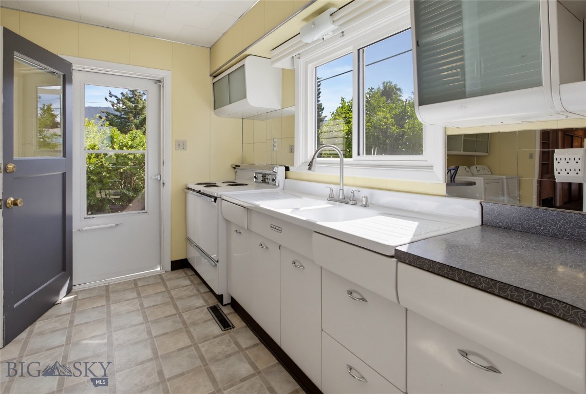2238 Massachusetts Avenue Property Photo 9
