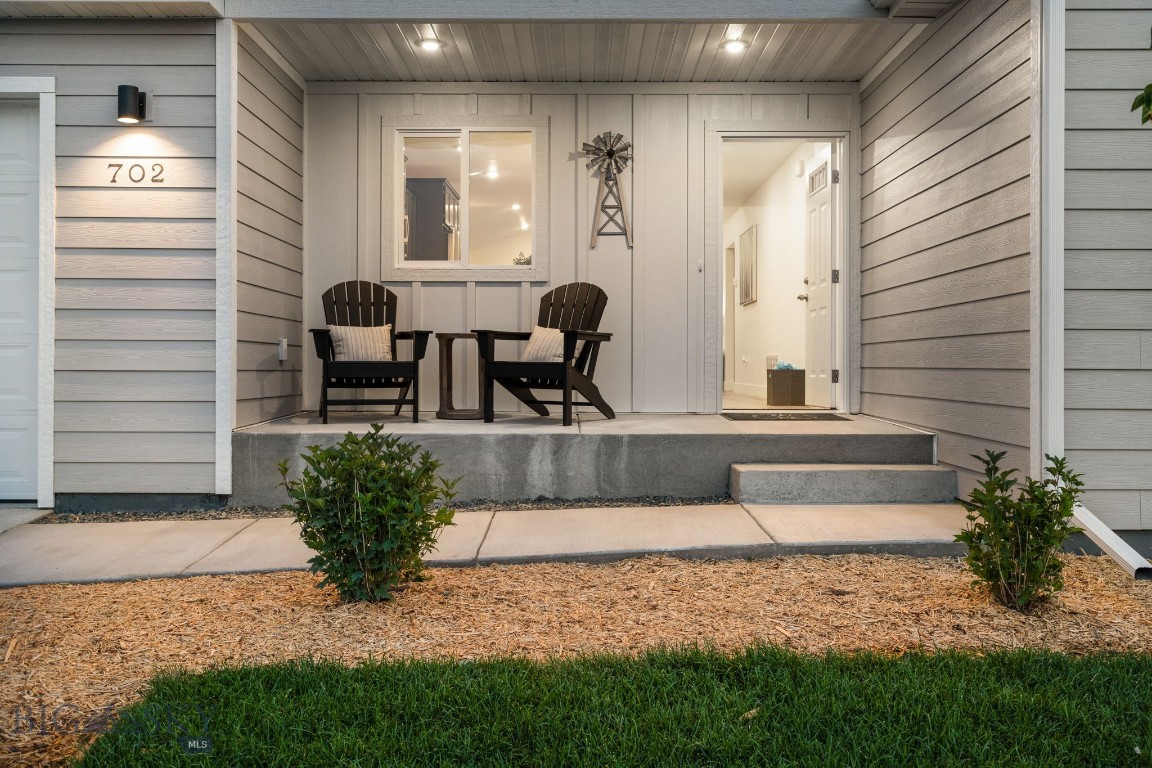 702 Thrice Loop Property Photo 2
