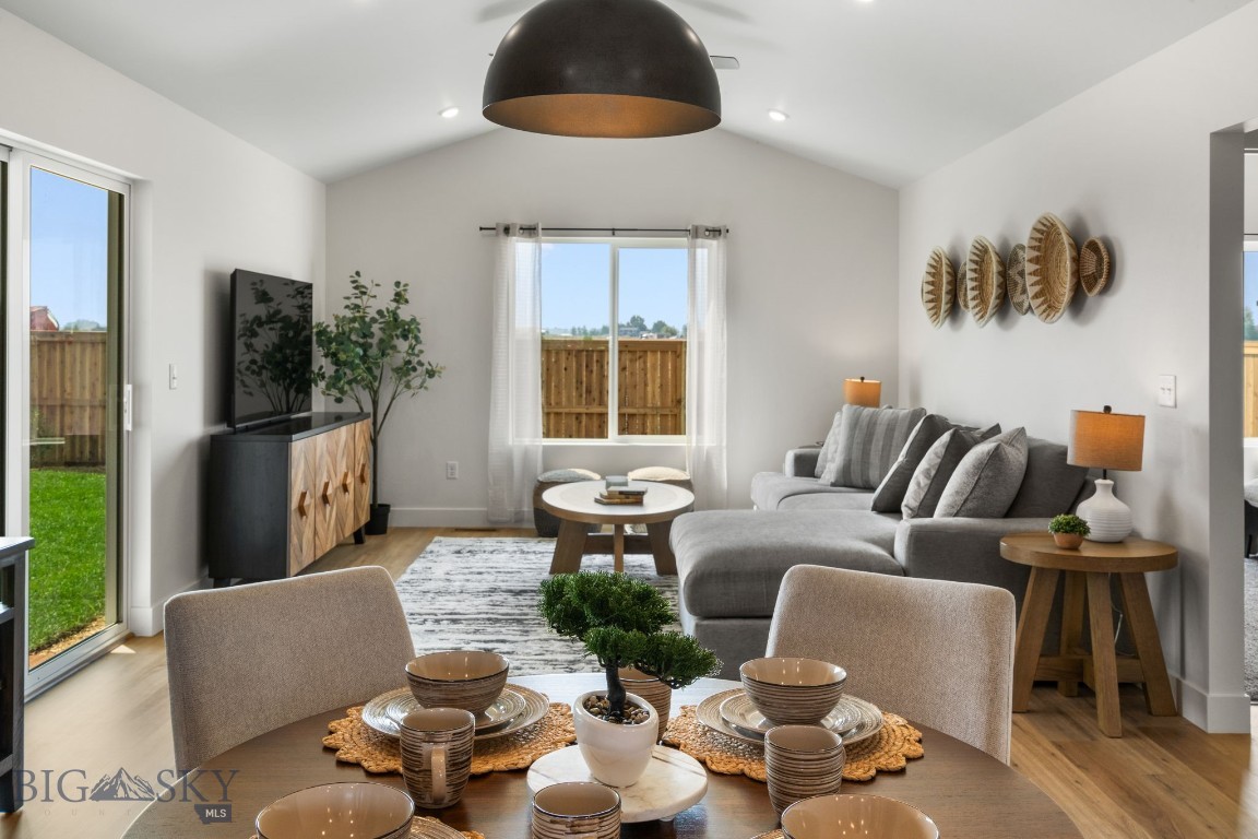 702 Thrice Loop Property Photo 8