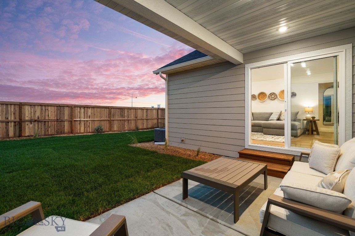 702 Thrice Loop Property Photo 14