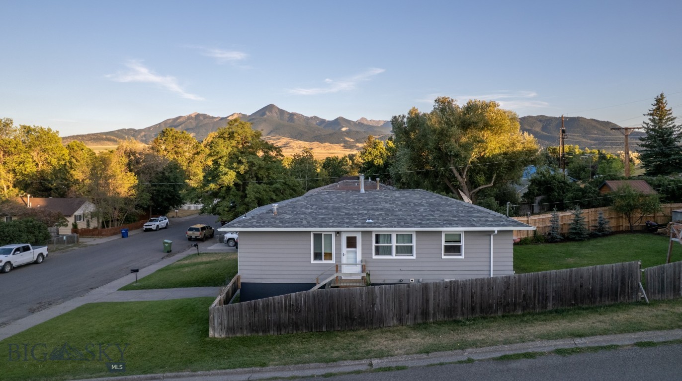 529 N 8th Street Property Photo 8