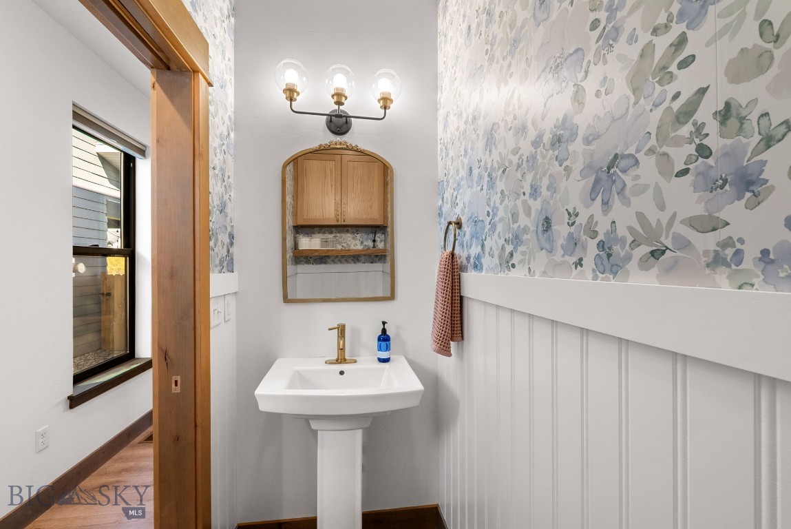 1060 Cassandra A Property Photo 7