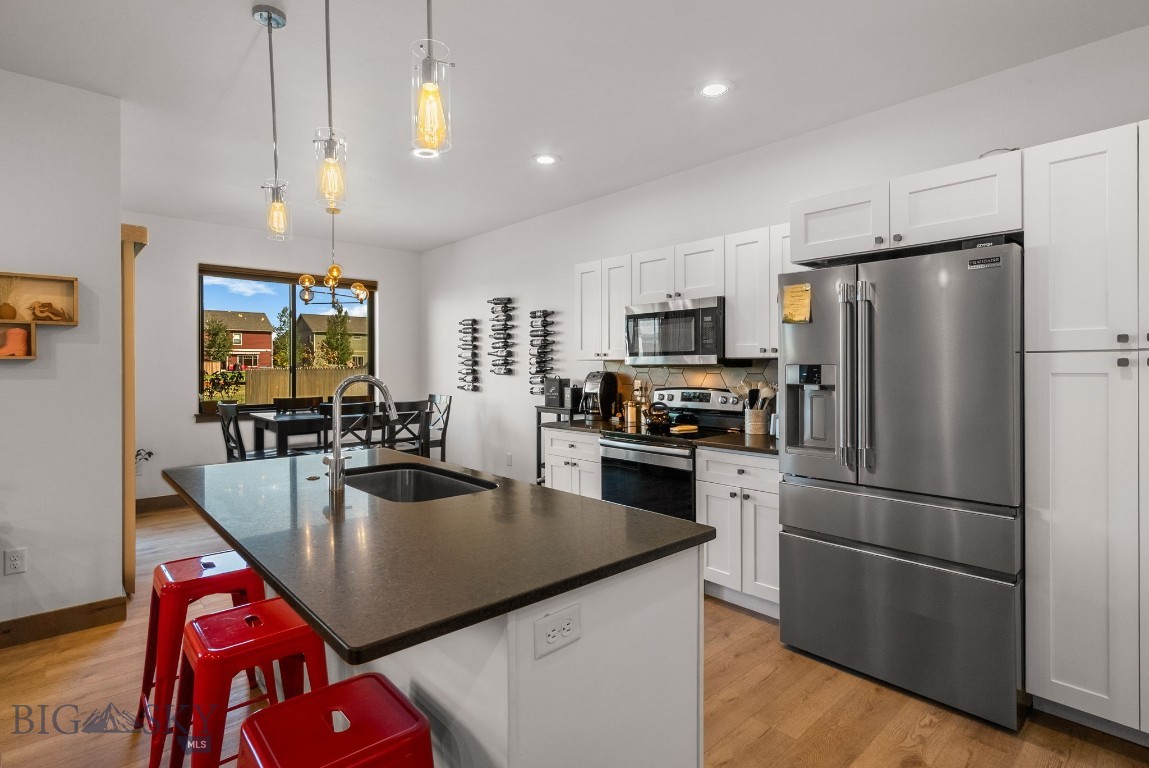 1060 Cassandra A Property Photo 11