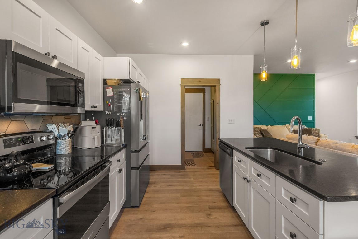1060 Cassandra A Property Photo 12