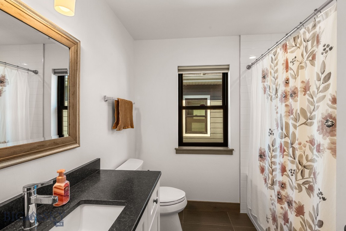1060 Cassandra A Property Photo 15