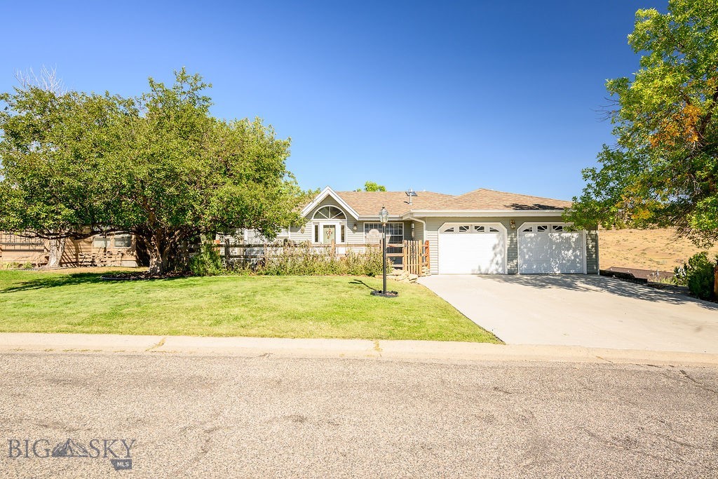 2911 Tartan Road Property Photo 2