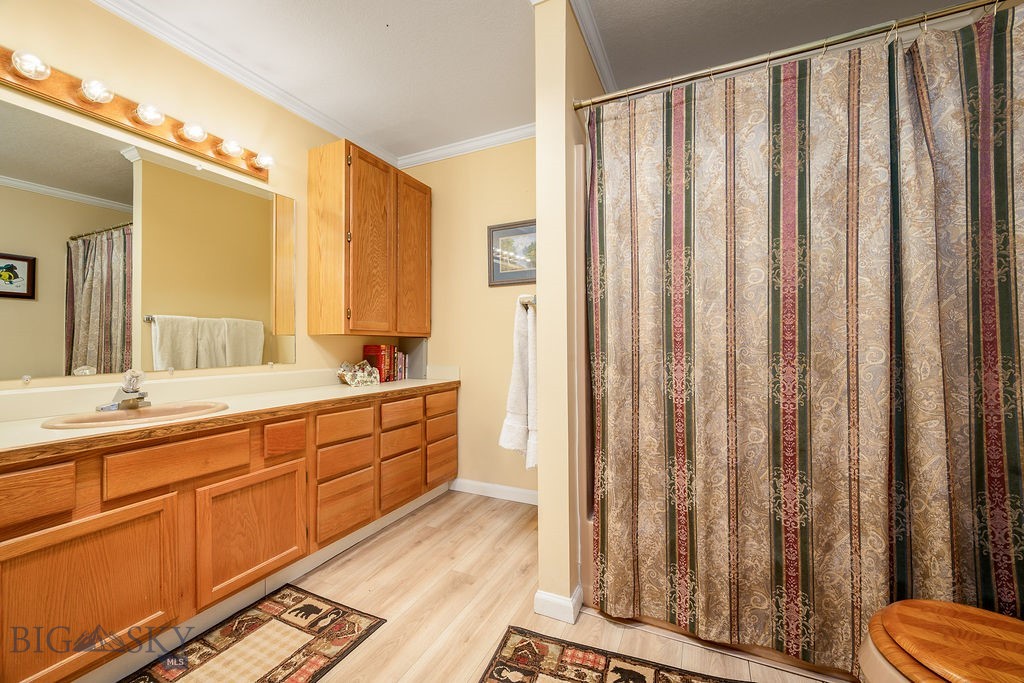 2911 Tartan Road Property Photo 11