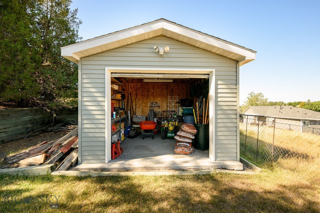 2911 Tartan Road Property Photo 16