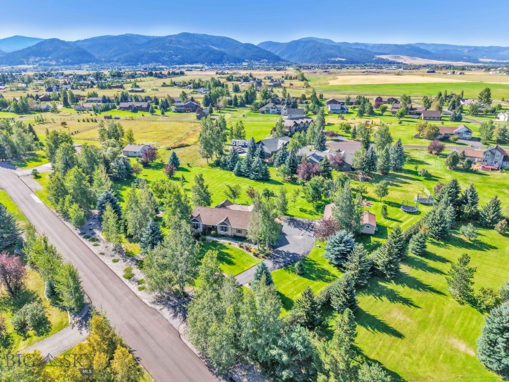 76 Lucille Lane Property Photo 8