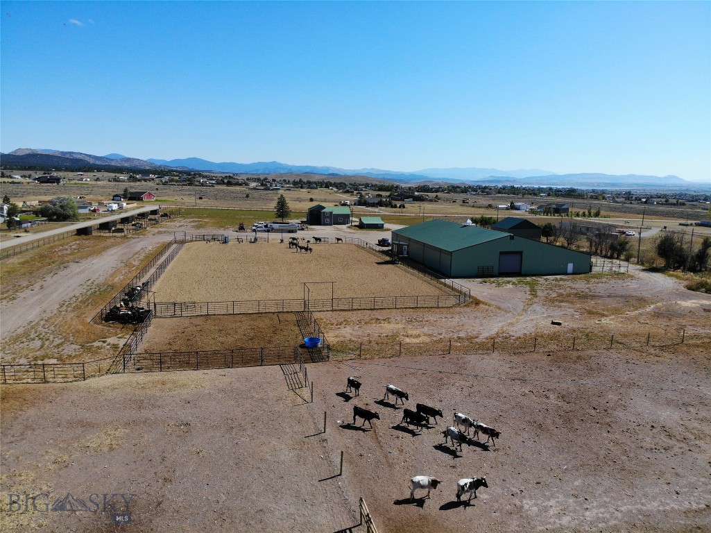 8410 Applegate Road Property Photo 4