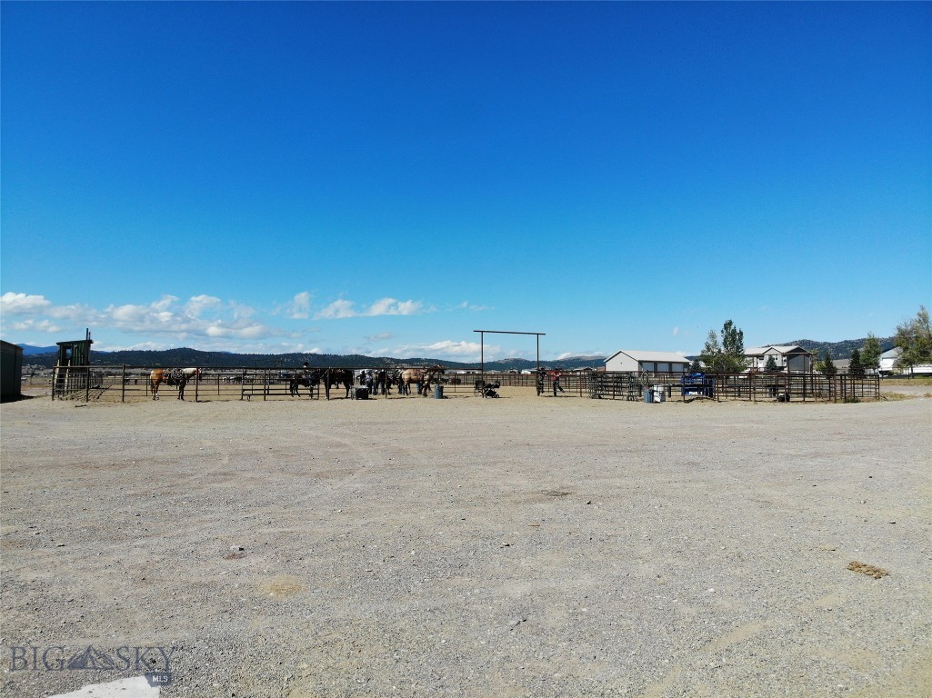 8410 Applegate Road Property Photo 6