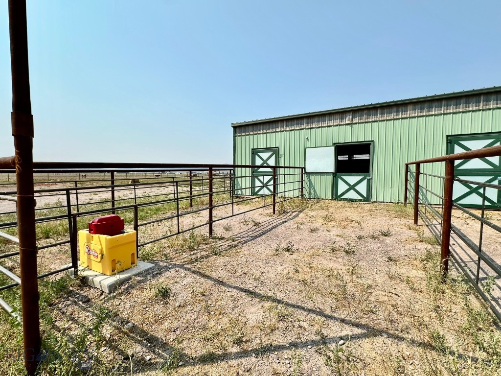 8410 Applegate Road Property Photo 14