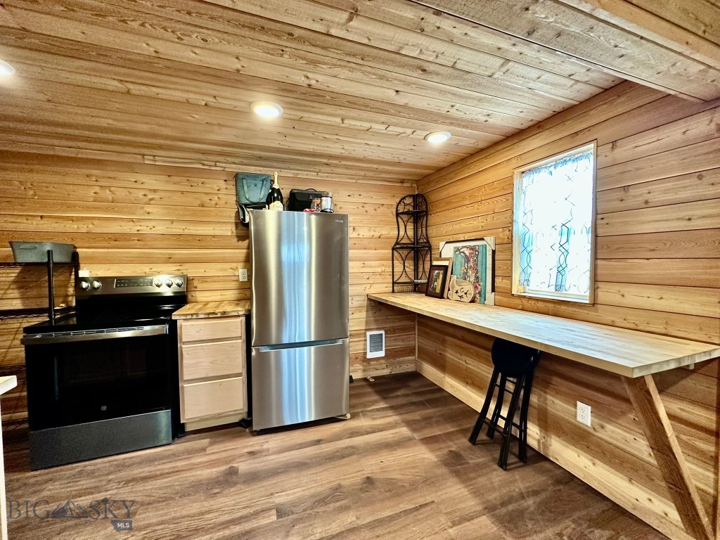 8410 Applegate Road Property Photo 41