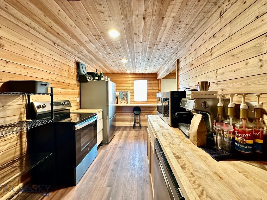 8410 Applegate Road Property Photo 42