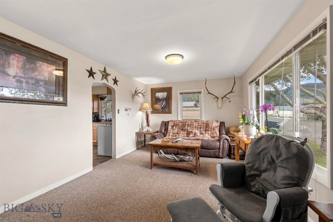 2419 Ottawa Property Photo 5