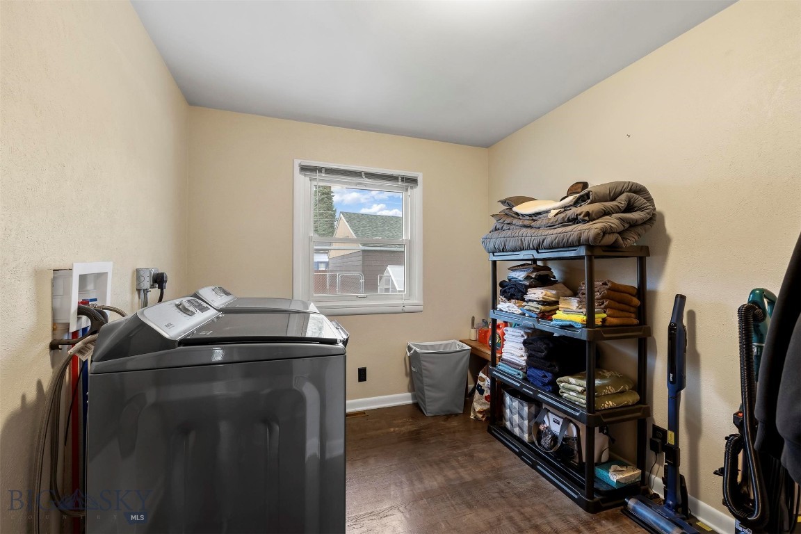 2419 Ottawa Property Photo 10