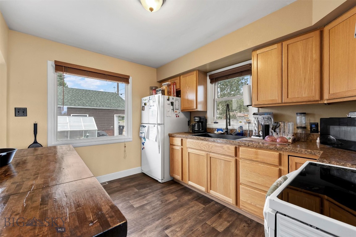 2419 Ottawa Property Photo 11
