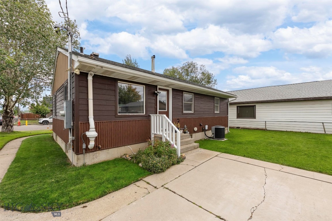 2419 Ottawa Property Photo 19