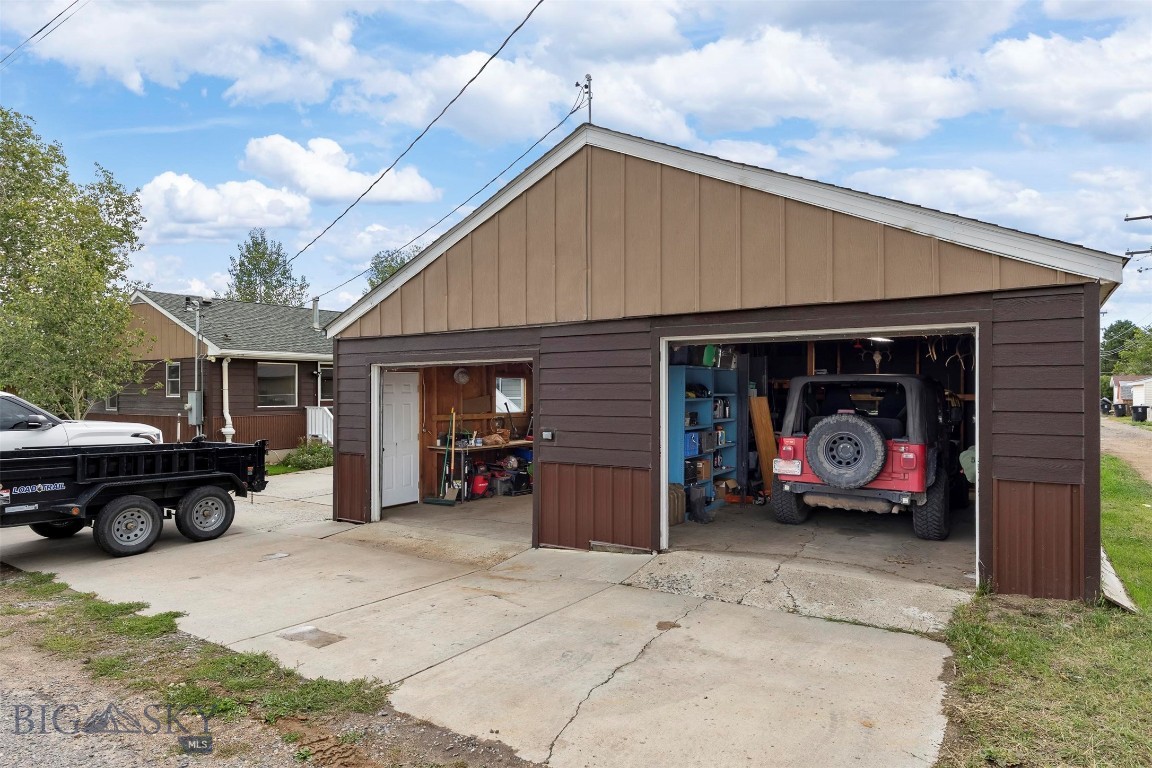 2419 Ottawa Property Photo 21