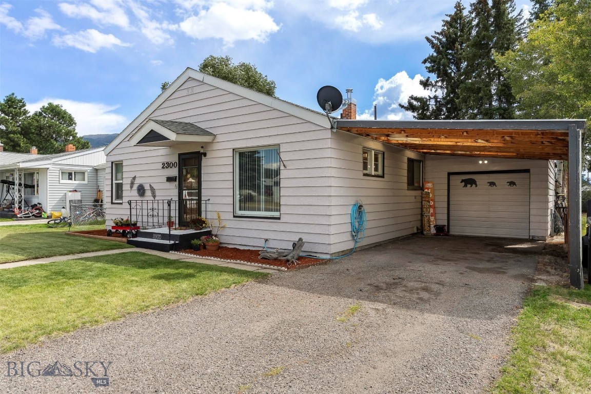 2300 South Drive Property Photo 4
