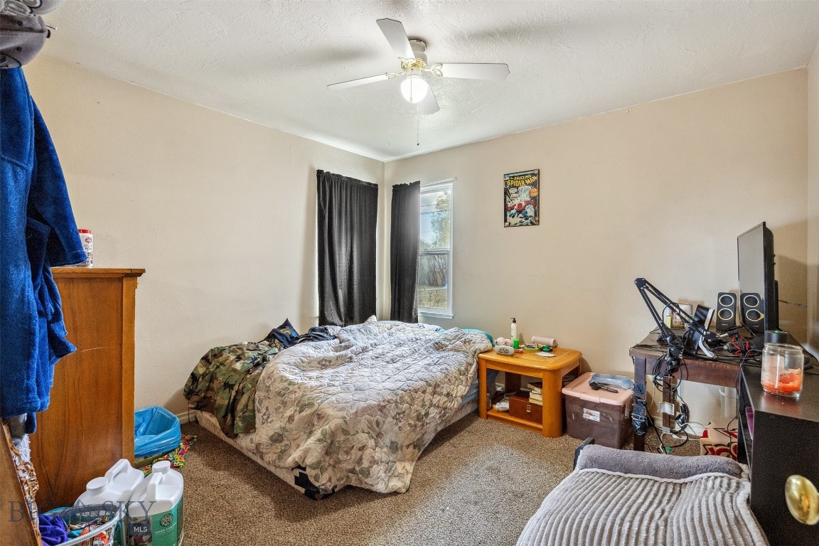 2300 South Drive Property Photo 11