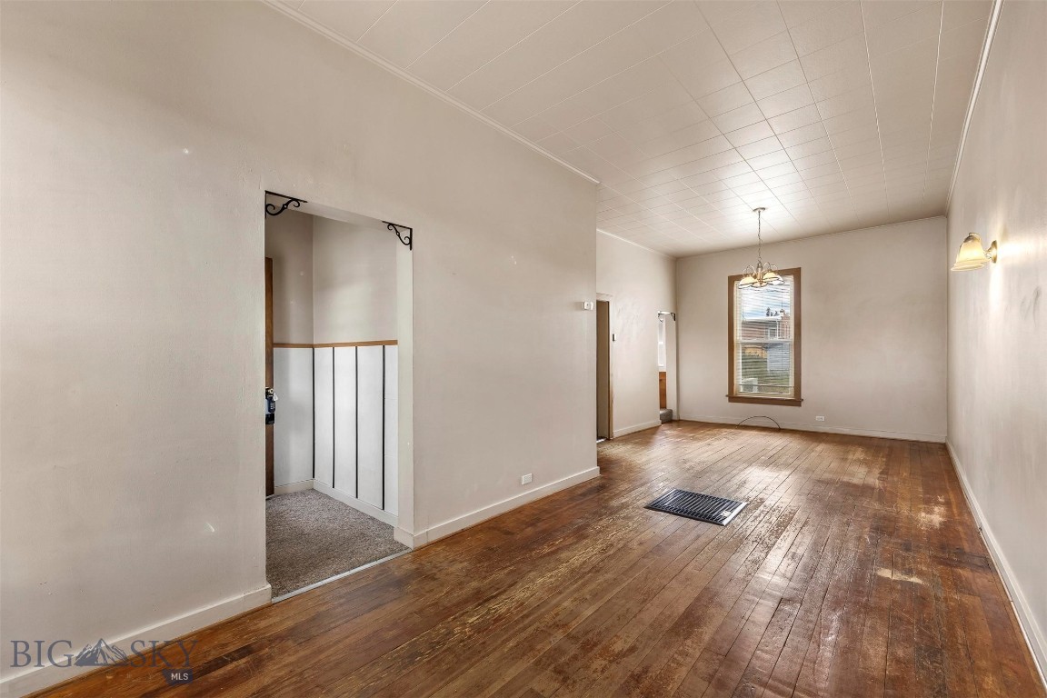 522 W Park Property Photo 3