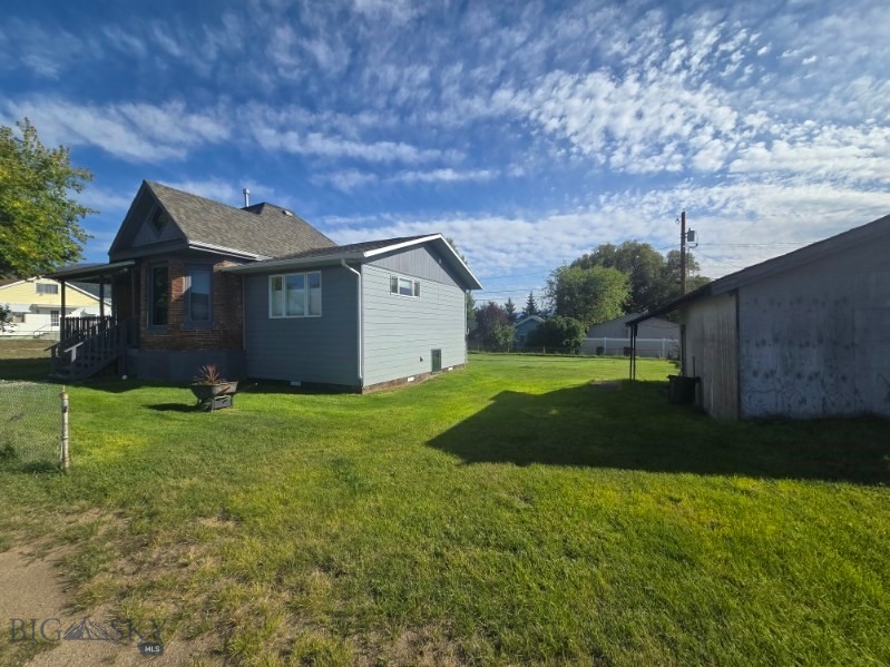 1926 Yale Avenue Property Photo 2