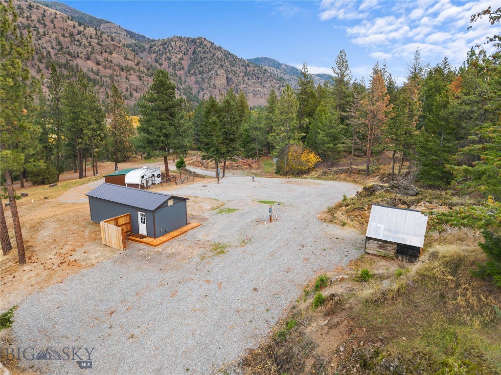 8596 Mt Highway 200 Property Photo 1