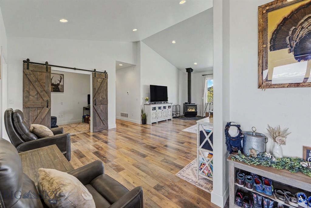 414785 Property Photo 7