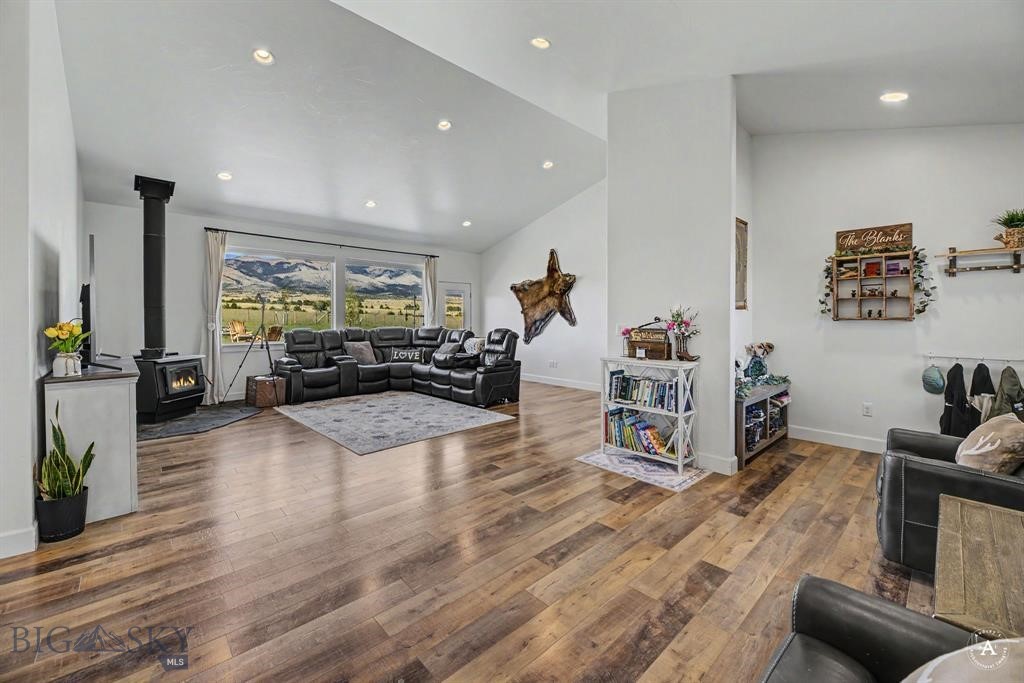 414785 Property Photo 8