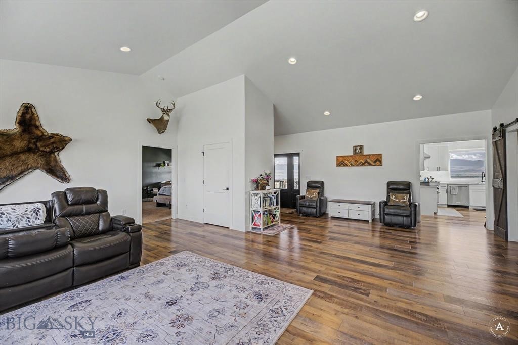 414785 Property Photo 11
