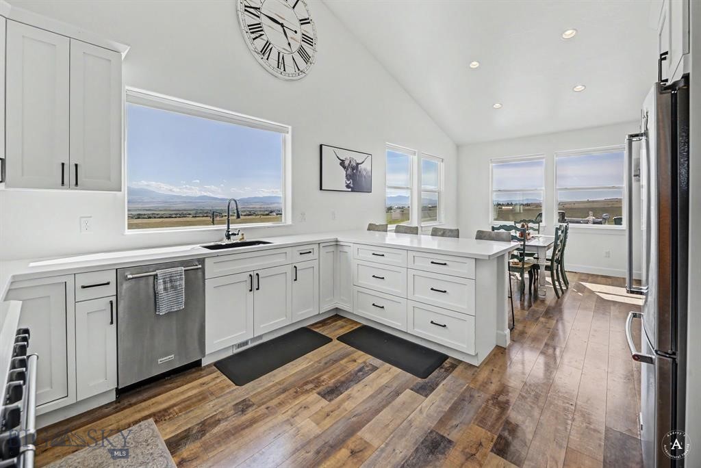 414785 Property Photo 26
