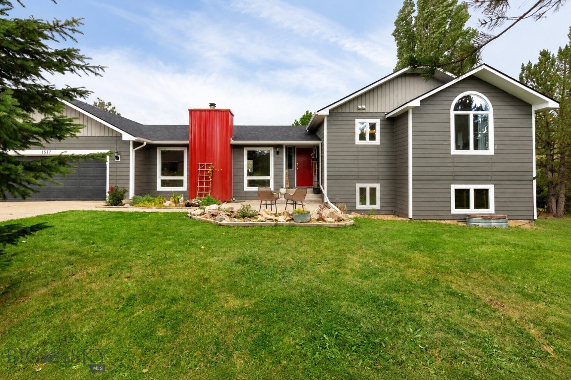 1517 Bluebird Property Photo 1