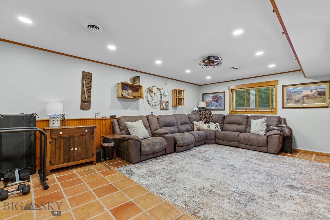 1517 Bluebird Property Photo 25