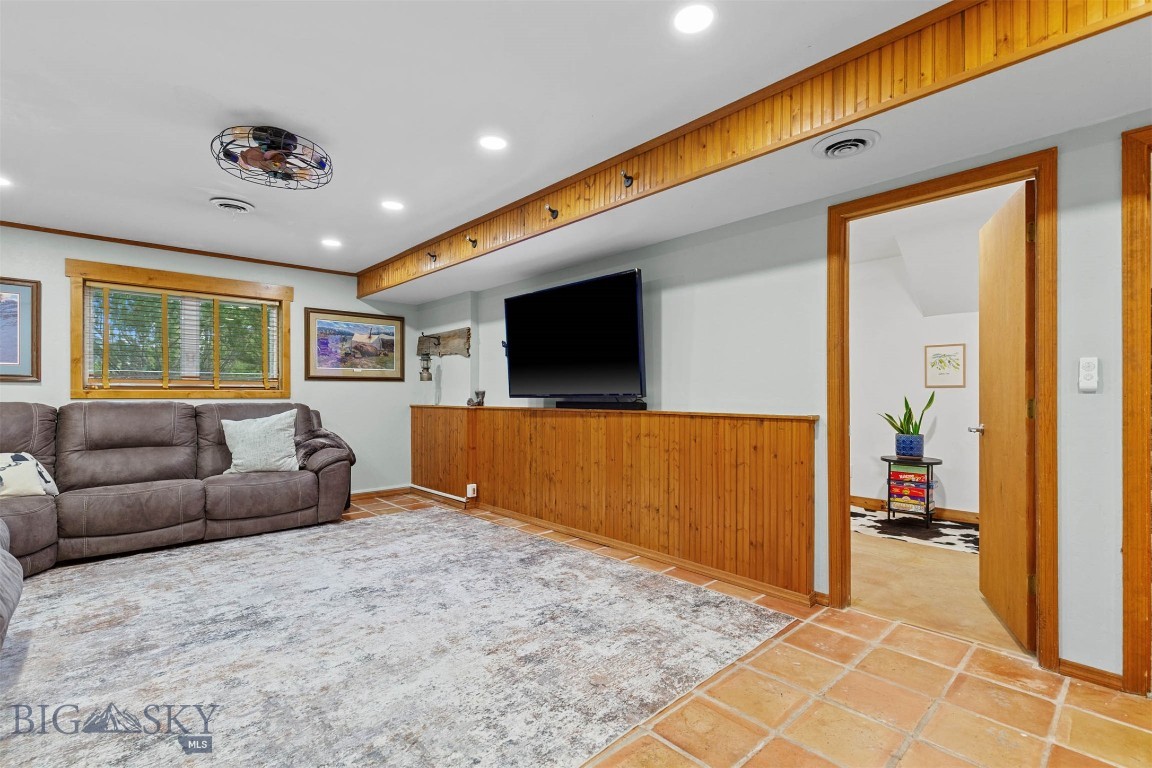 1517 Bluebird Property Photo 26