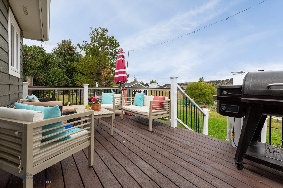 1517 Bluebird Property Photo 36