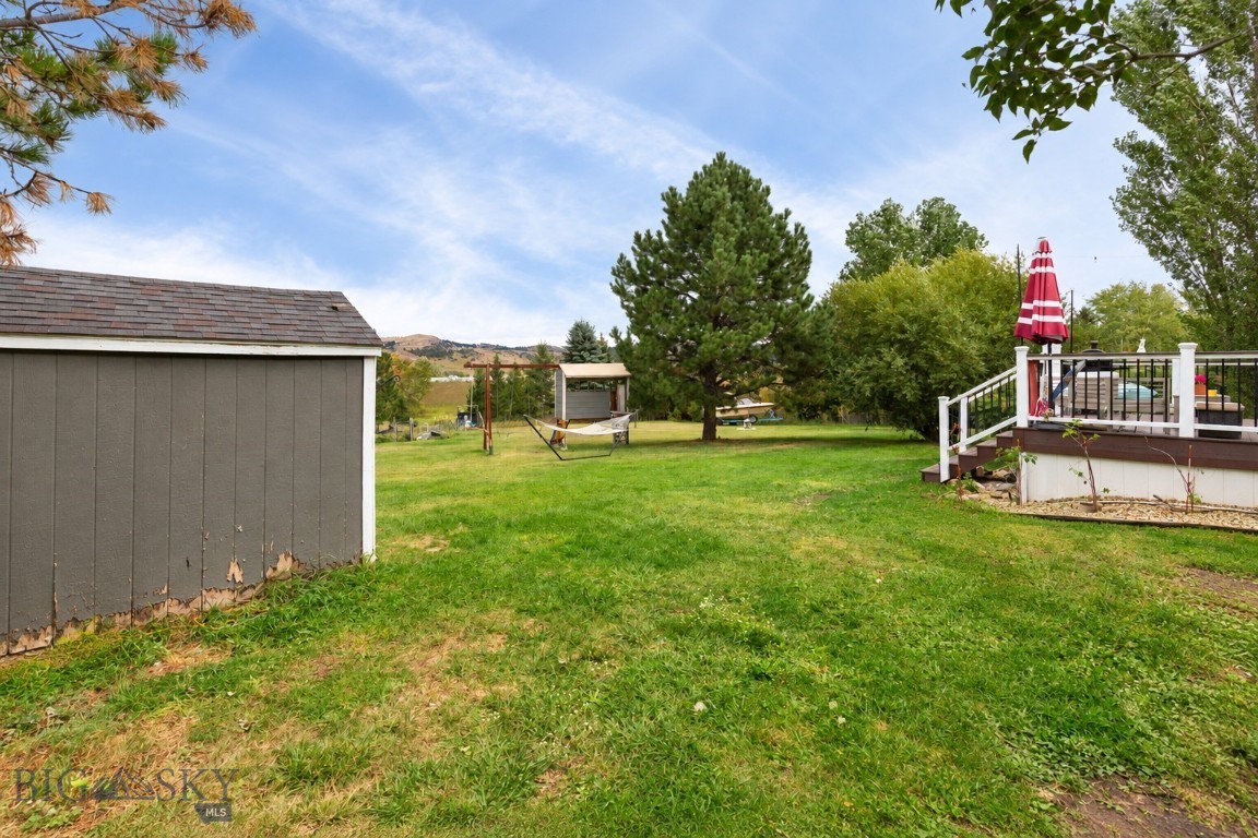 1517 Bluebird Property Photo 39