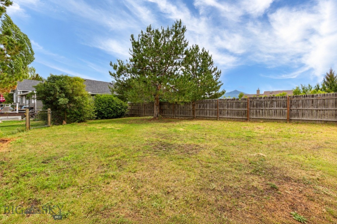 1517 Bluebird Property Photo 45