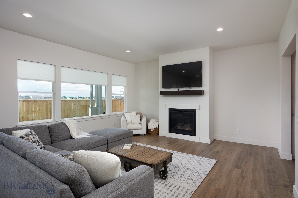 903 Halfpipe Street Property Photo 3