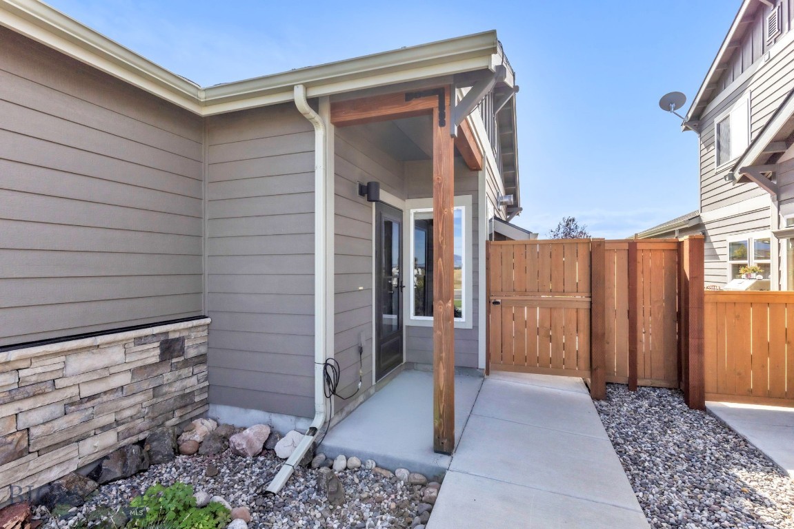 5079 Dragon Fly Street Property Photo 4