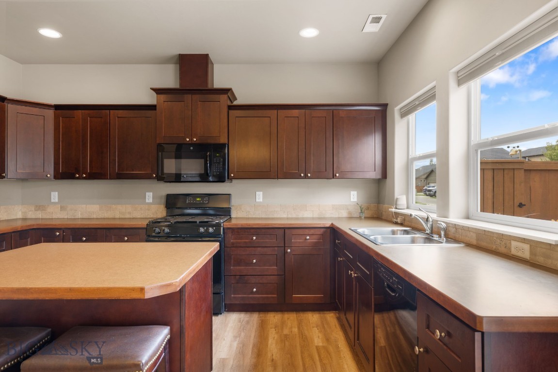 5079 Dragon Fly Street Property Photo 9