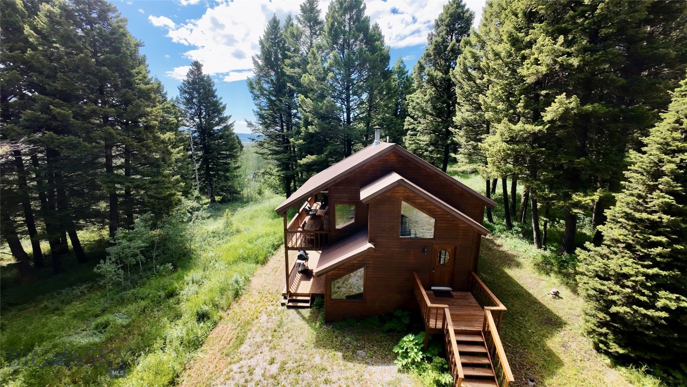 5611 2 Lazy 2 Road Property Photo 1