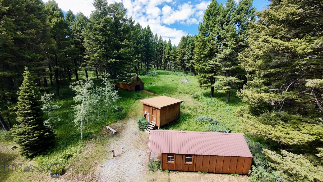 5611 2 Lazy 2 Road Property Photo 5