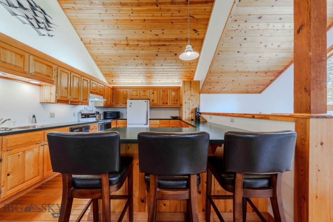 5611 2 Lazy 2 Road Property Photo 13