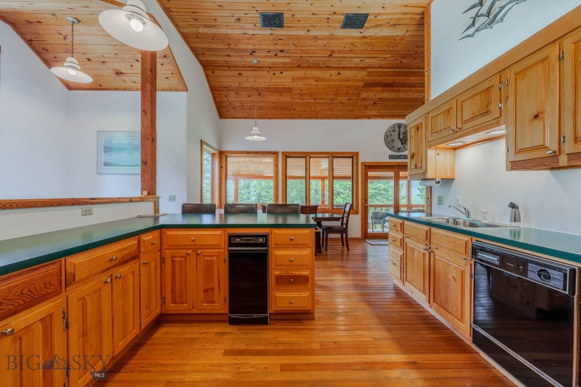 5611 2 Lazy 2 Road Property Photo 14
