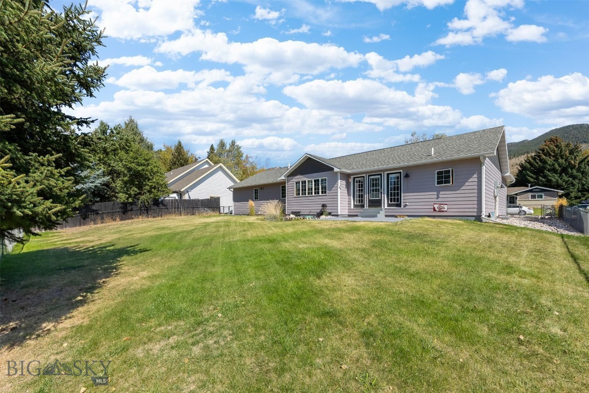 4235 Springfield Property Photo 4
