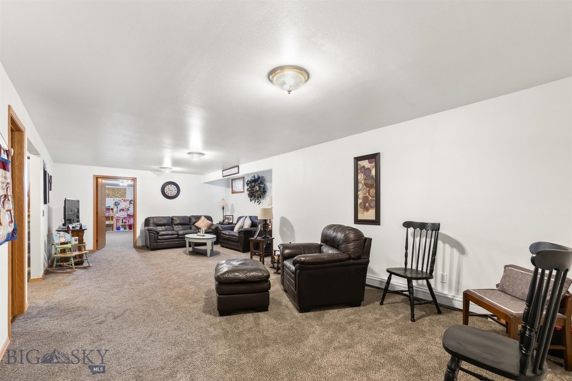 4235 Springfield Property Photo 21