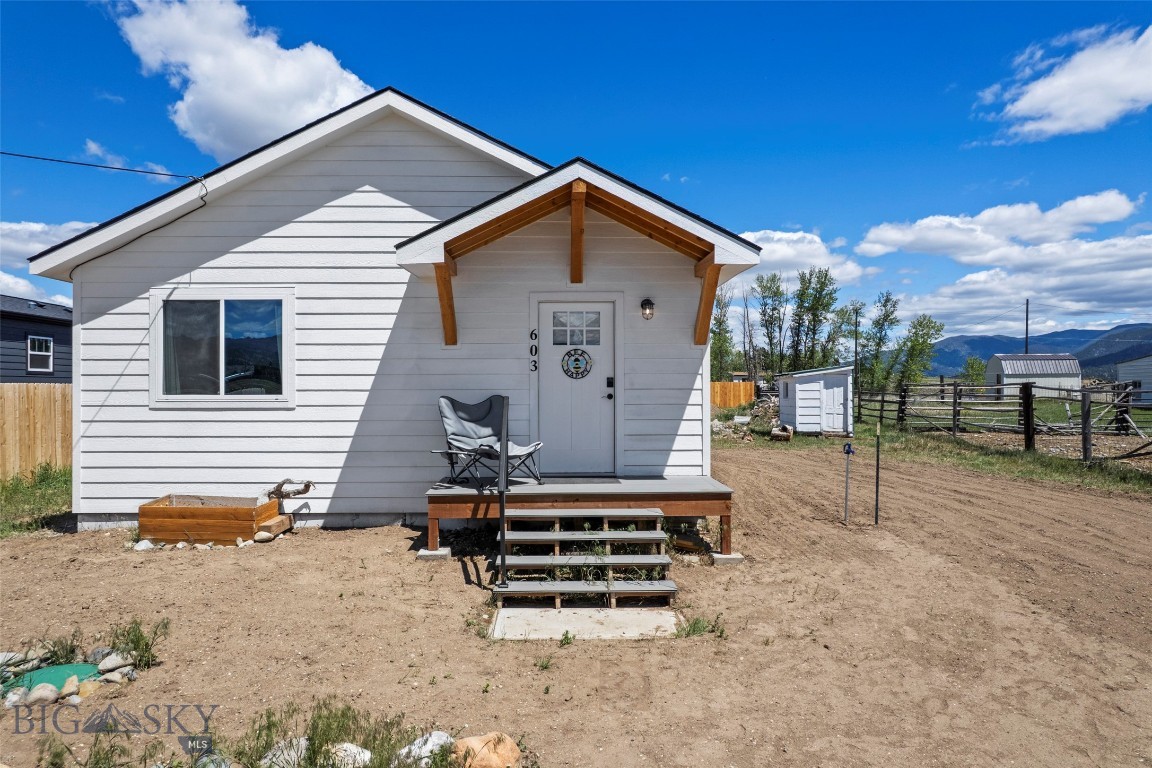 603 Aiden Way Property Photo 4