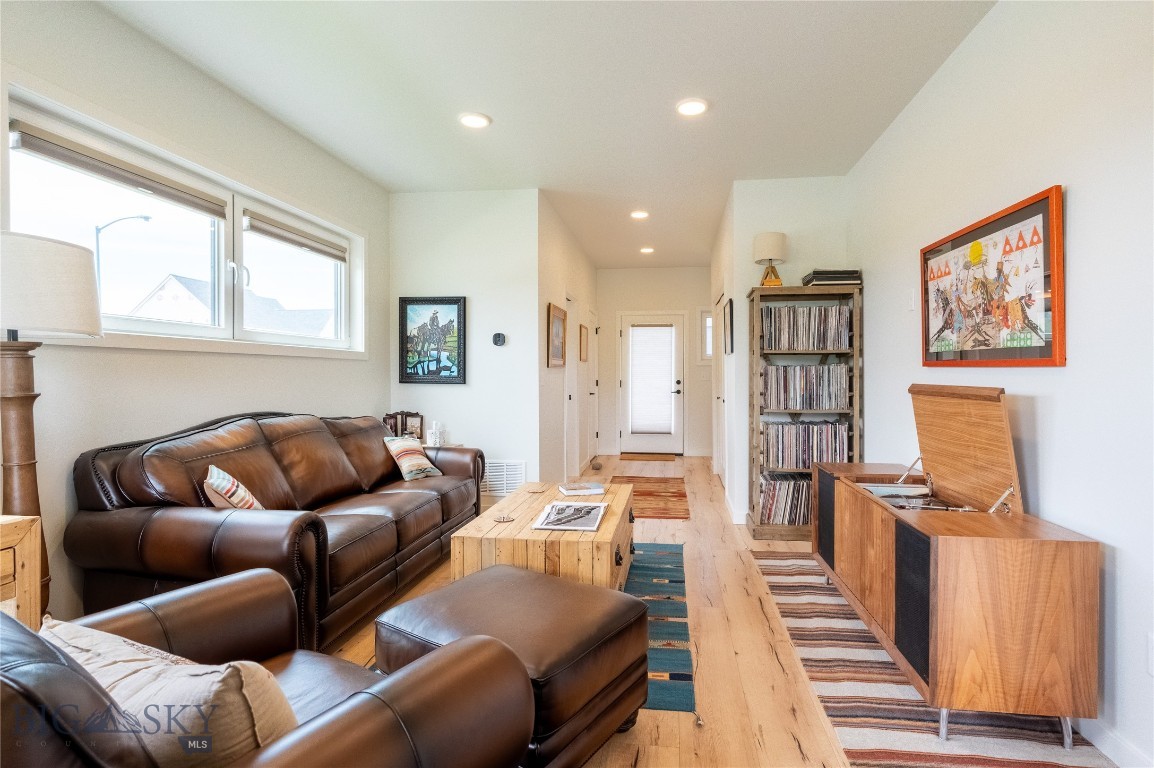 2889 W Graf Property Photo 5