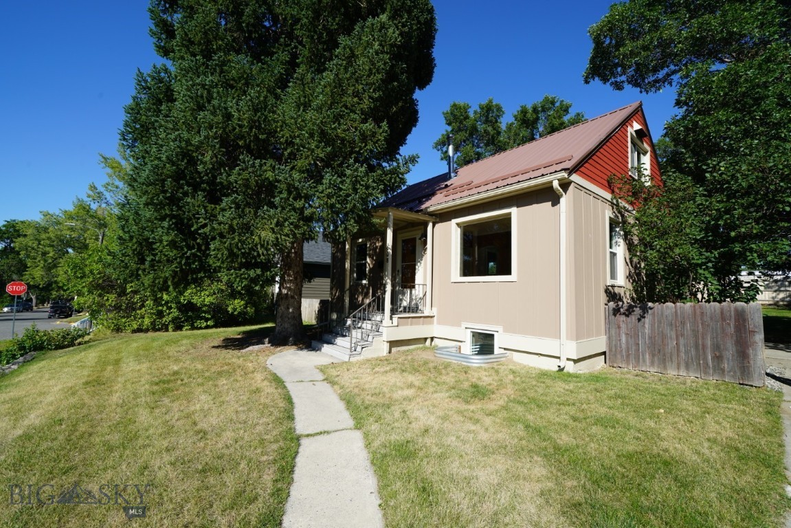 608 S 10th Property Photo 2